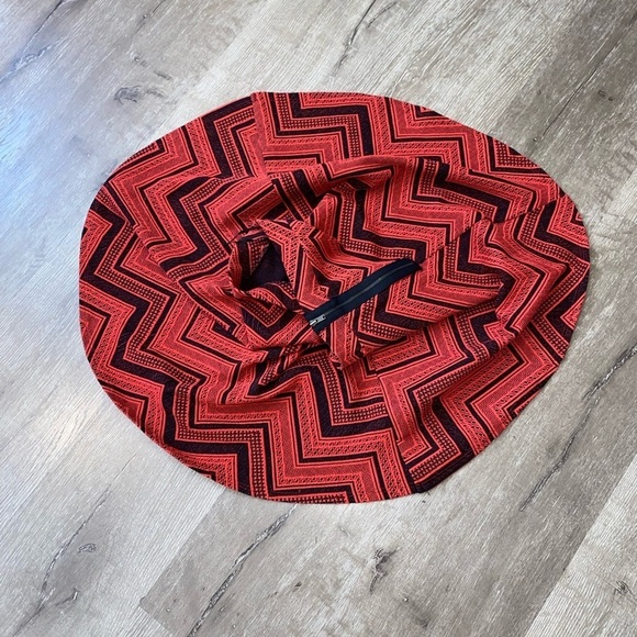 Womens Miami Sz M circle skater mini skirt chevron pattern size medium - Picture 4 of 7